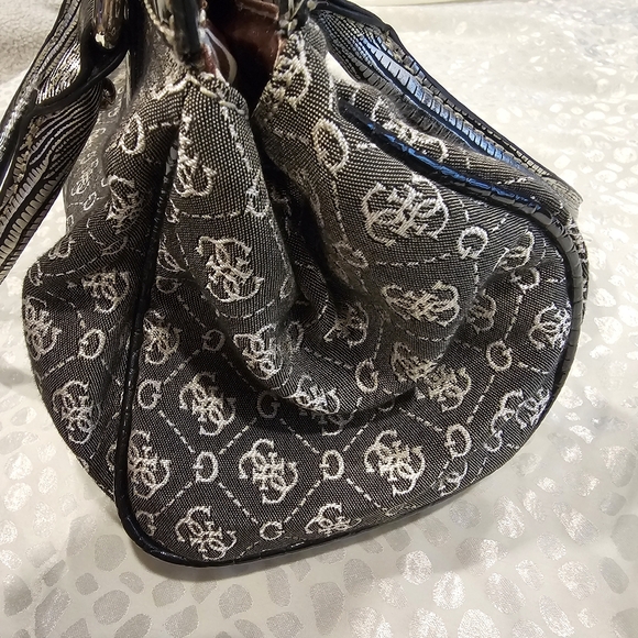 Vintage Guess Handbag - Gray and Silver - VGUC - Monogram - Picture 14 of 15